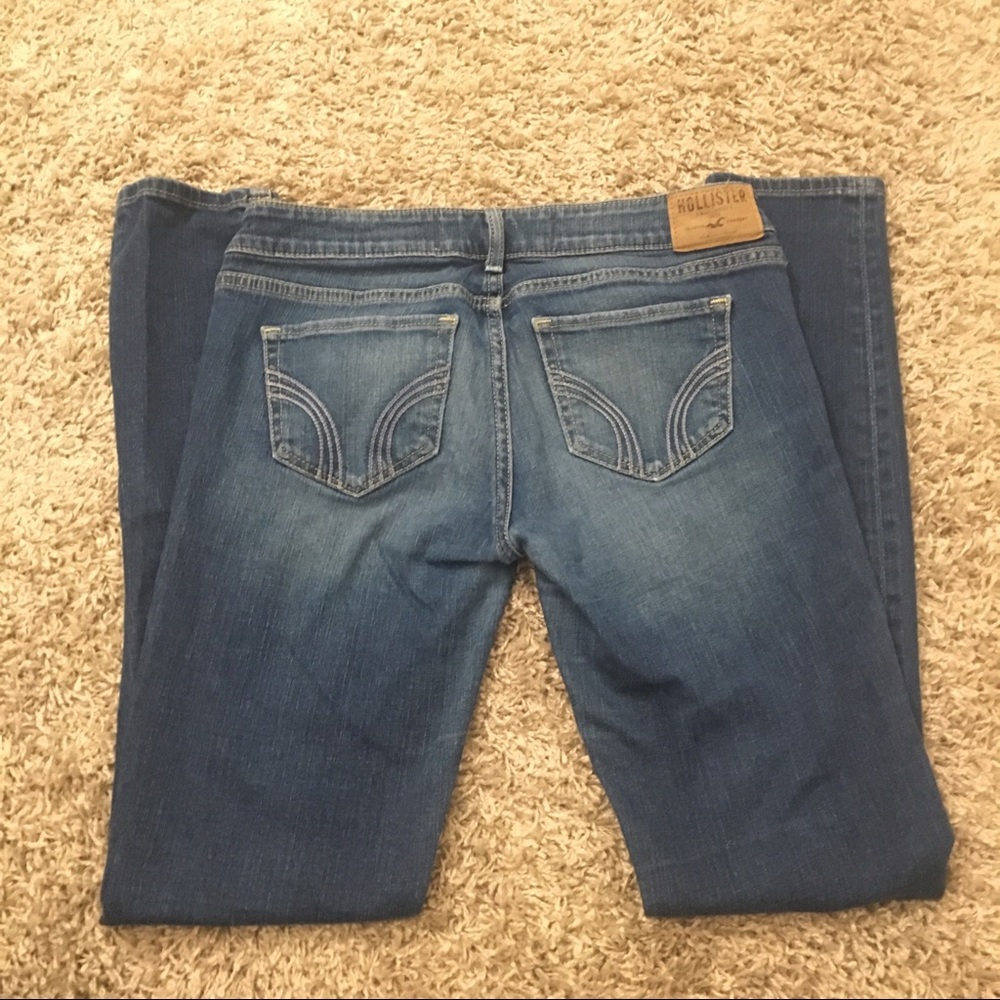 5R Hollister Straight Jeans - Picture 2 of 5